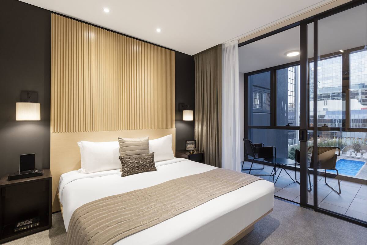 Egyptian cotton sheets, premium bedding, pillow-top beds, in-room safe