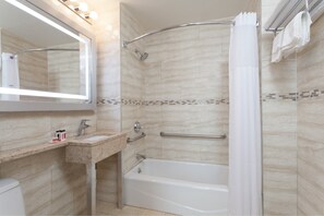 Habitación, 1 cama de matrimonio, no fumadores | Escritorio, espacio para trabajar con un portátil, cortinas opacas
