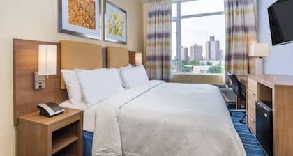 Days Inn by Wyndham Brooklyn Crown Heights