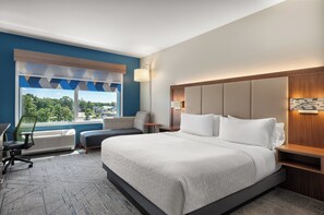 Premium bedding, in-room safe, desk, laptop workspace