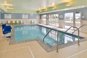 Indoor pool - Holiday Inn Express & Suites Ogallala by IHG (Ogallala)