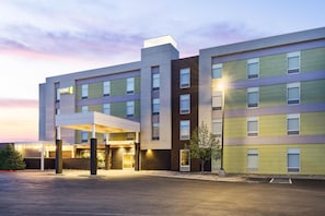 Exterior - Home2 Suites by Hilton Rapid City (Rapid City)