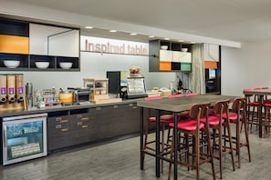 Free daily self-service breakfast - Home2 Suites by Hilton Rapid City (Rapid City)