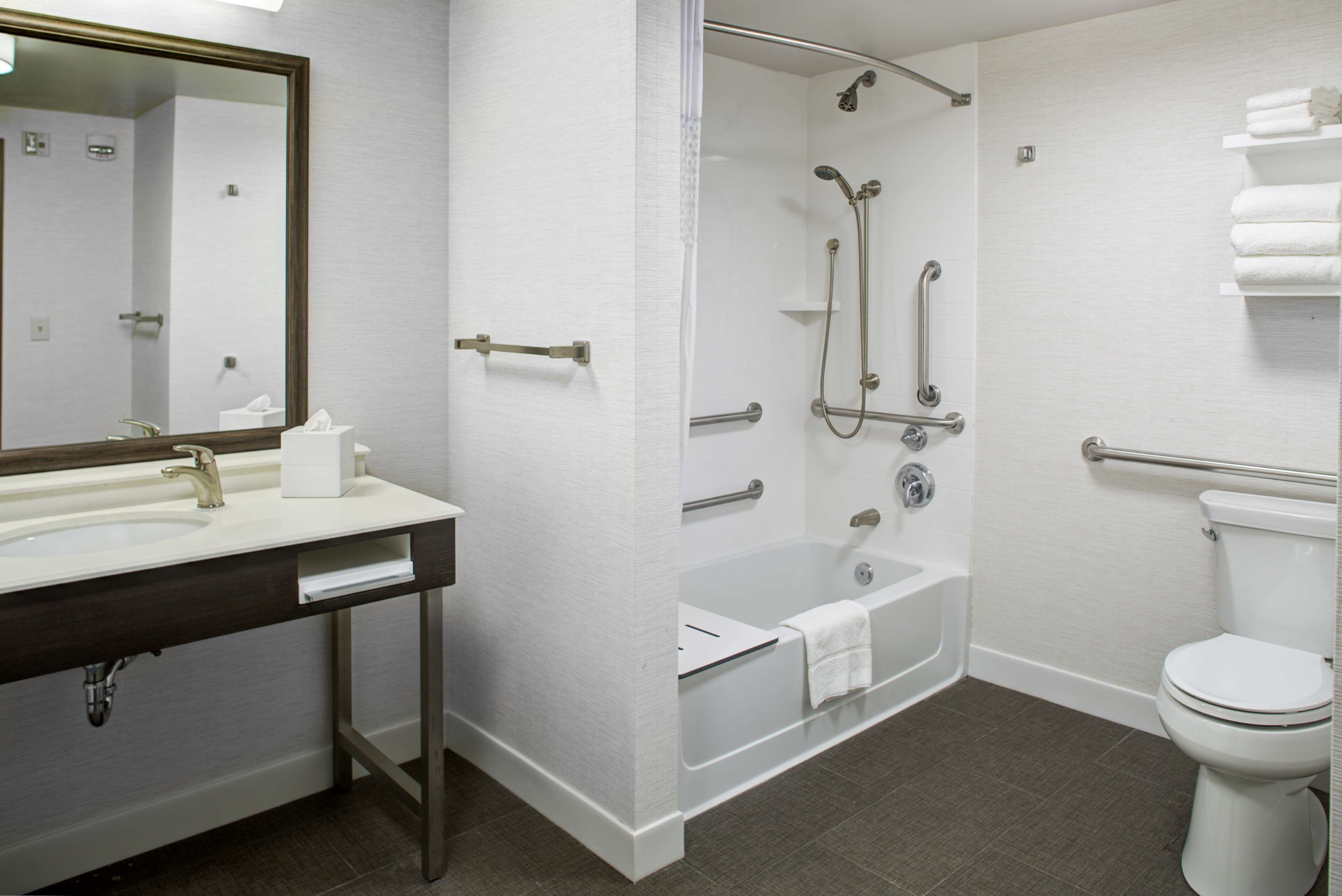 combined shower/bathtub, free toiletries, hair dryer, towels