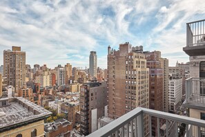 Monolocale, 1 letto king, balcone | Terrazza/patio