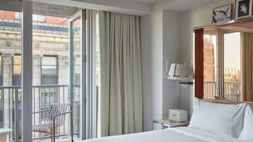 Studio, 1 King Bed, Balcony | 1 bedroom, premium bedding, minibar, in-room safe