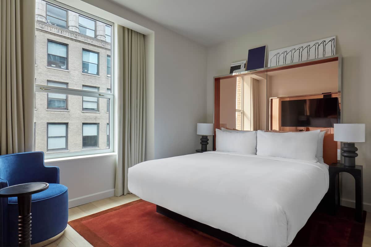 Ropa de cama de alta calidad y minibar con artículos gratuitos