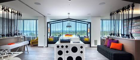 Premium bedding, in-room safe, desk, laptop workspace