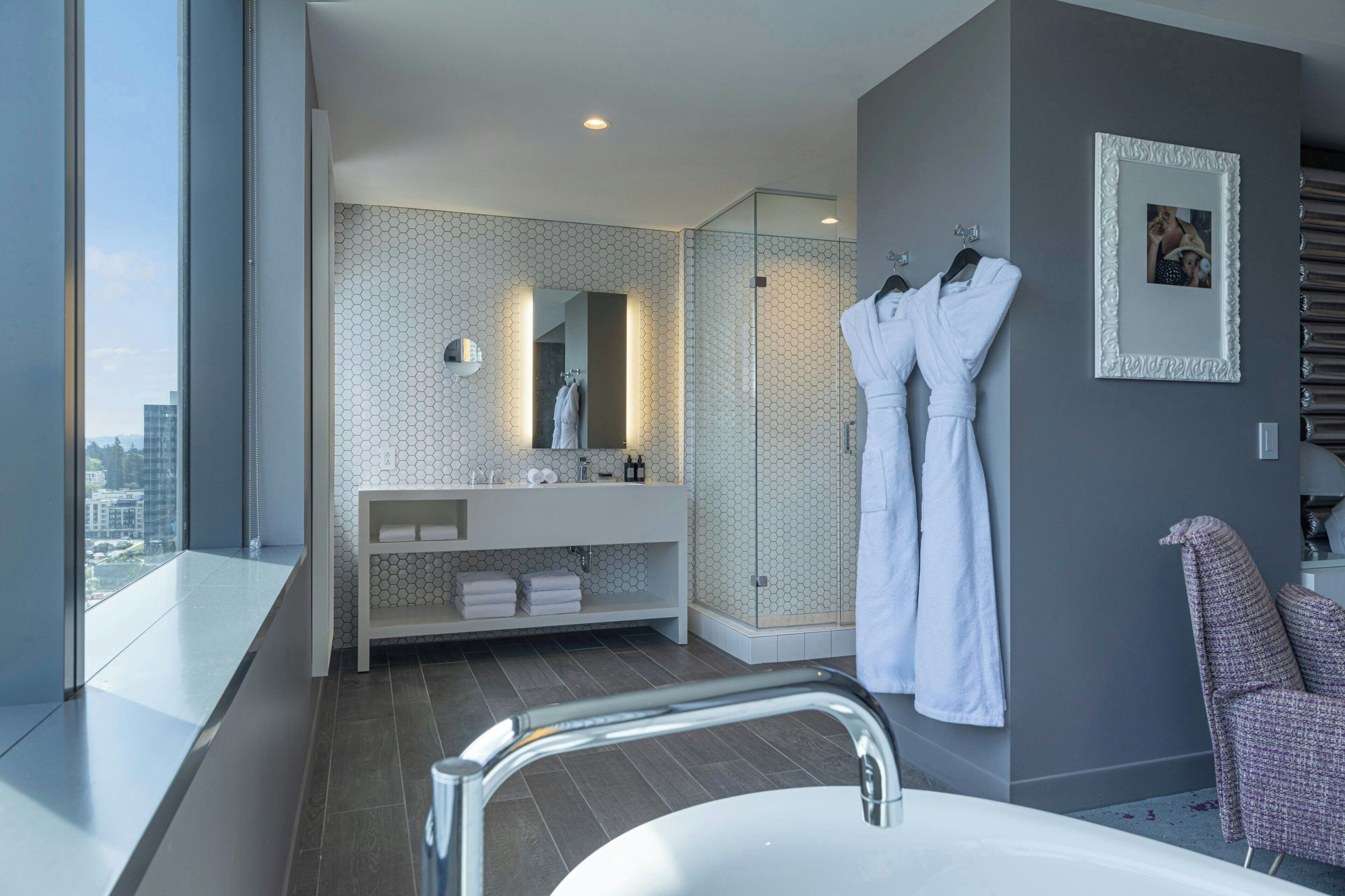 Premium bedding, in-room safe, desk, laptop workspace