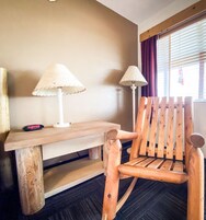 32-英寸LED 电视 （配备卫星频道）、电视