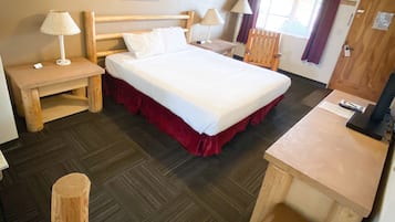 Sengetøy av topp kvalitet, skrivebord og strykejern/-brett