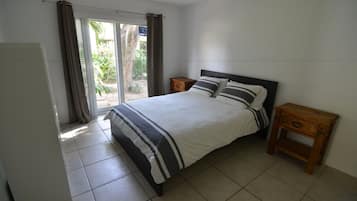Business Apartment, 1 Bedroom | 1 bedroom, iron/ironing board, free WiFi