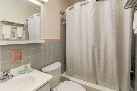 Belle Aire Motel - Image 22
