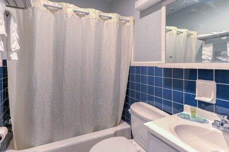 Belle Aire Motel - Image 17