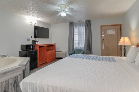Belle Aire Motel - Image 18