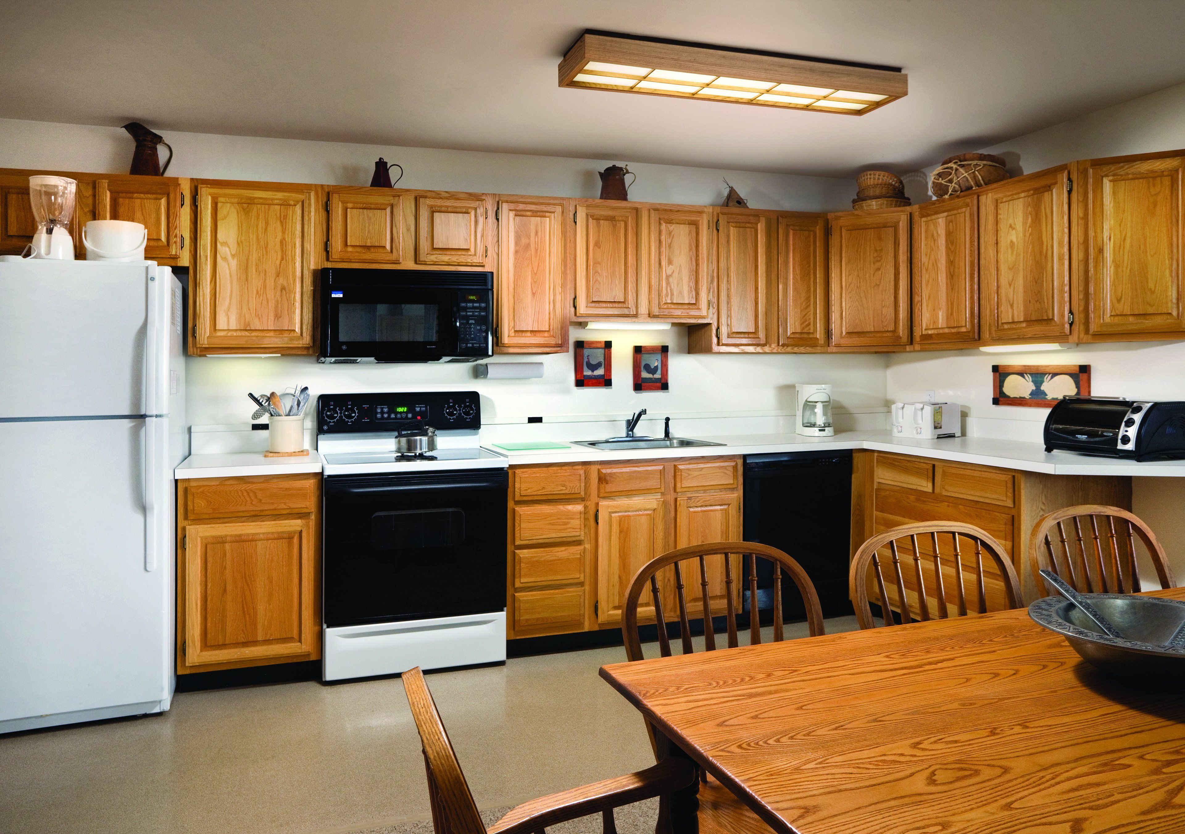 full-sized fridge, microwave, oven, stovetop