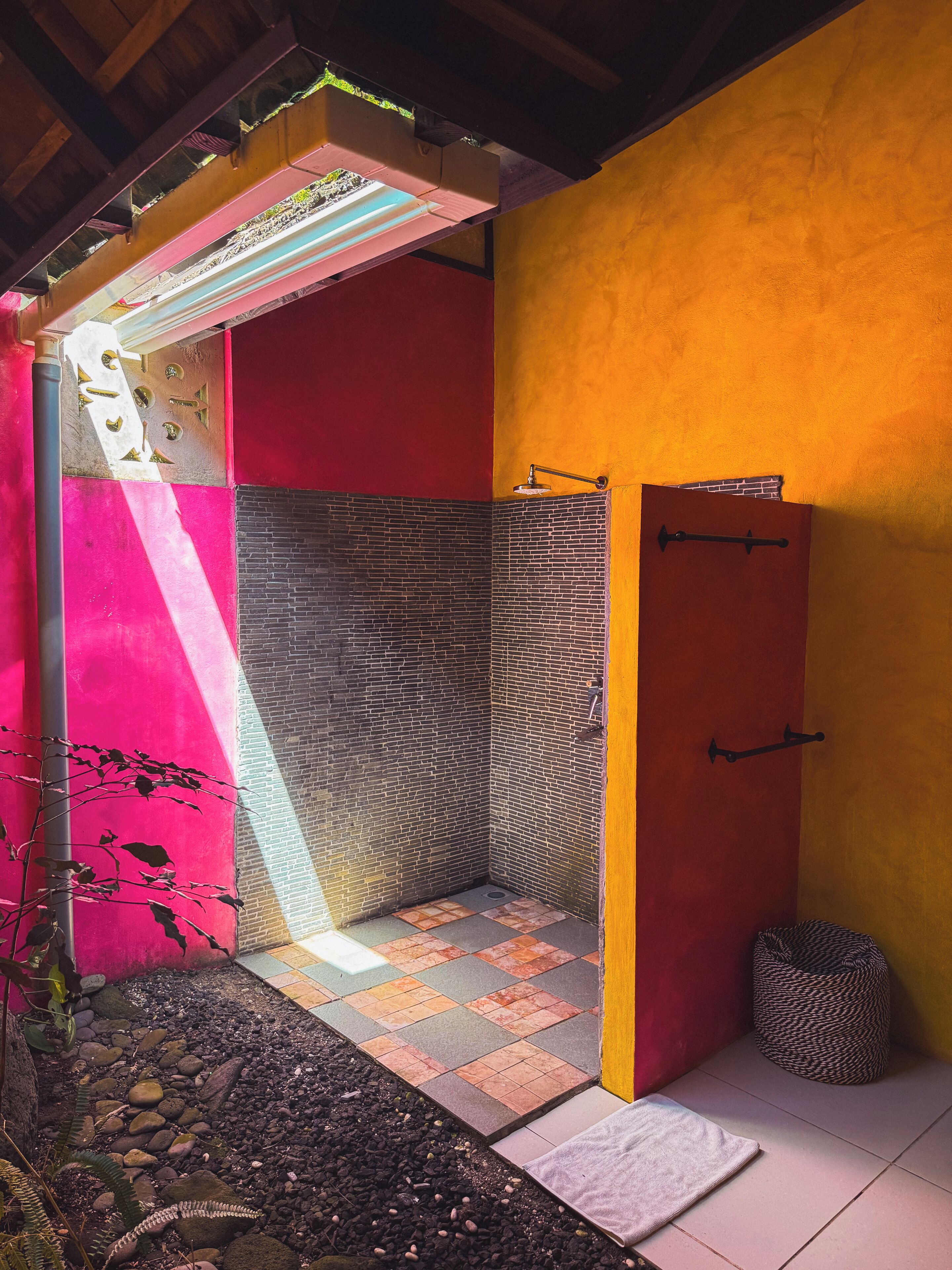 Villa Tradition, 2 chambres, piscine privée, vue plage | Salle de bain | Douche, articles de toilette gratuits, sèche-cheveux