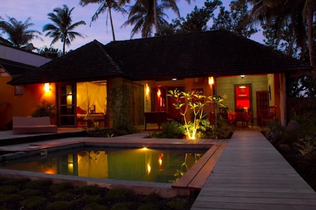 Vila Tradisional, 2 kamar tidur, kolam renang pribadi, pemandangan pantai | Teras/patio