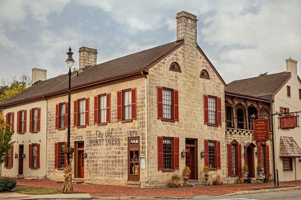 S'hi serveixen dinars i sopars