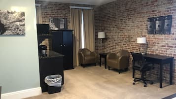 Desk, free rollaway beds, free WiFi, bed sheets