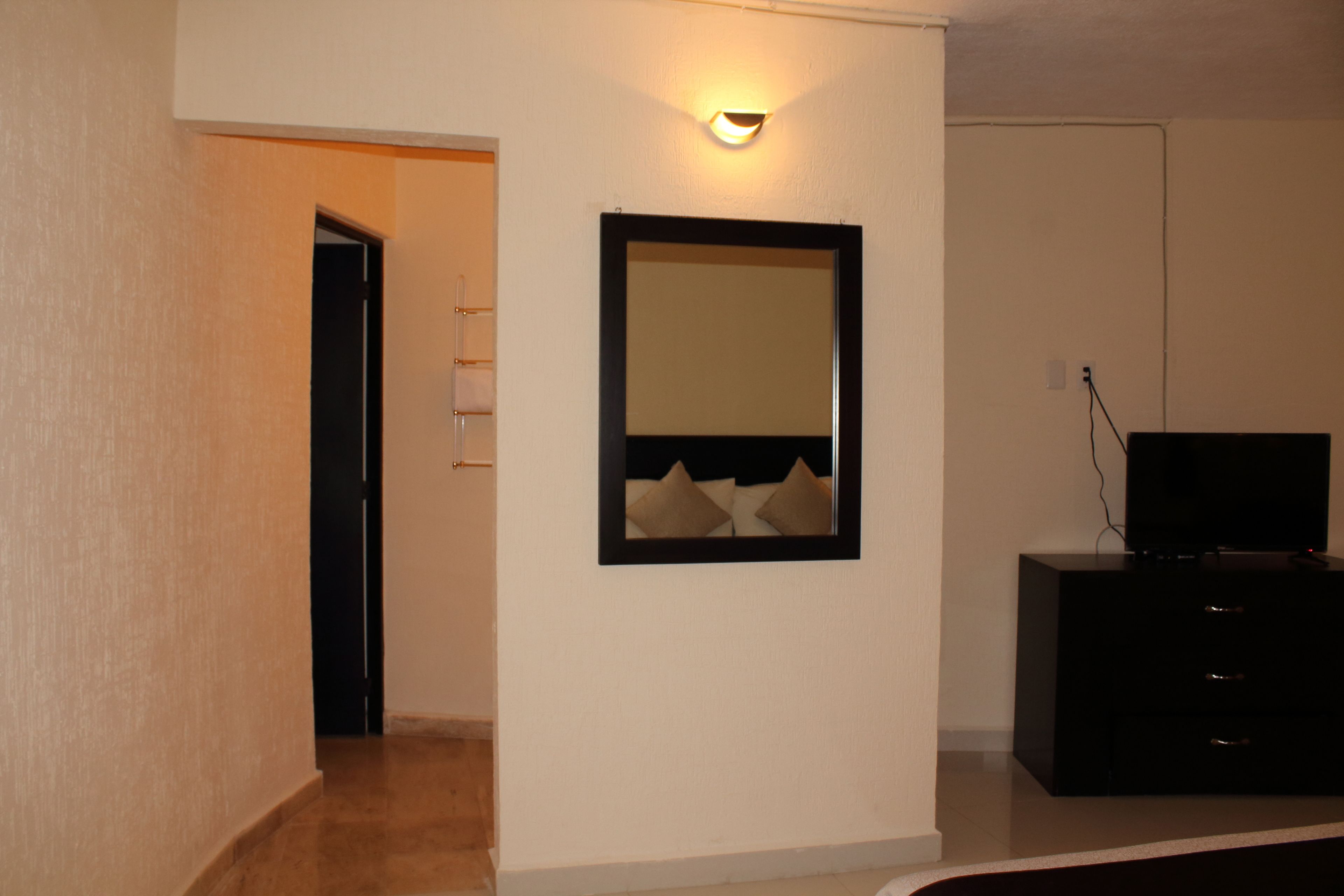 standard suite, 1 king bed | in-room safe, desk, iron/ironing board, free wifi