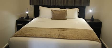 1 Bedroom Apartment | 1 bedroom, in-room safe, soundproofing, iron/ironing board