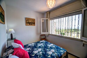 House, 3 Bedrooms, Sea View