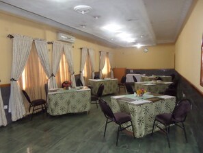 Restaurant - Abuja Dannic Hotels (Abuja)