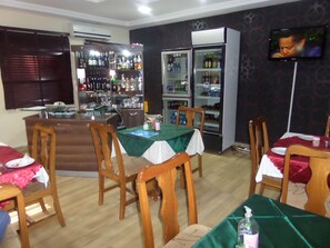 Restaurant - Dreamland Suites (Abuja)