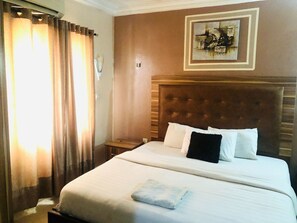 Chambre Deluxe | Coffres-forts dans les chambres, bureau, Wi-Fi gratuit