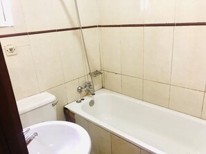 Studio | Bathroom