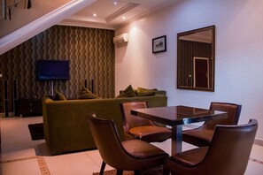 In-room dining - Villa Angelia Boutique Hotel, Ikoyi (Lagos)