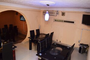 Bar (on property) - Wazobia Plaza Hotel (Lagos)