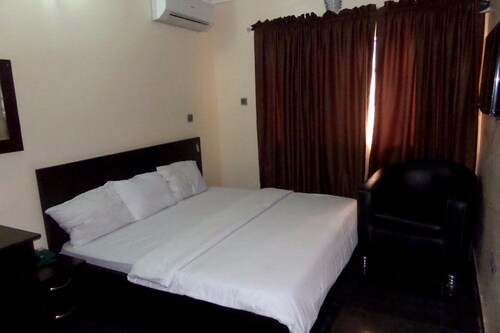 Blue Seasons Hotel & Suites