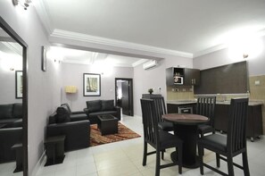 Living room - Sheer Luxury Apartments & Suites (Abuja)