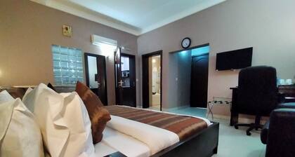 Sheer Luxury Apartments & Suites