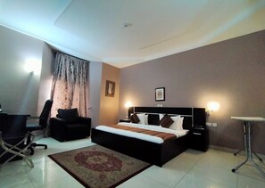 Sheer Suite 1 Bed | In-room safe, desk, soundproofing, free WiFi - Sheer Luxury Apartments & Suites (Abuja)