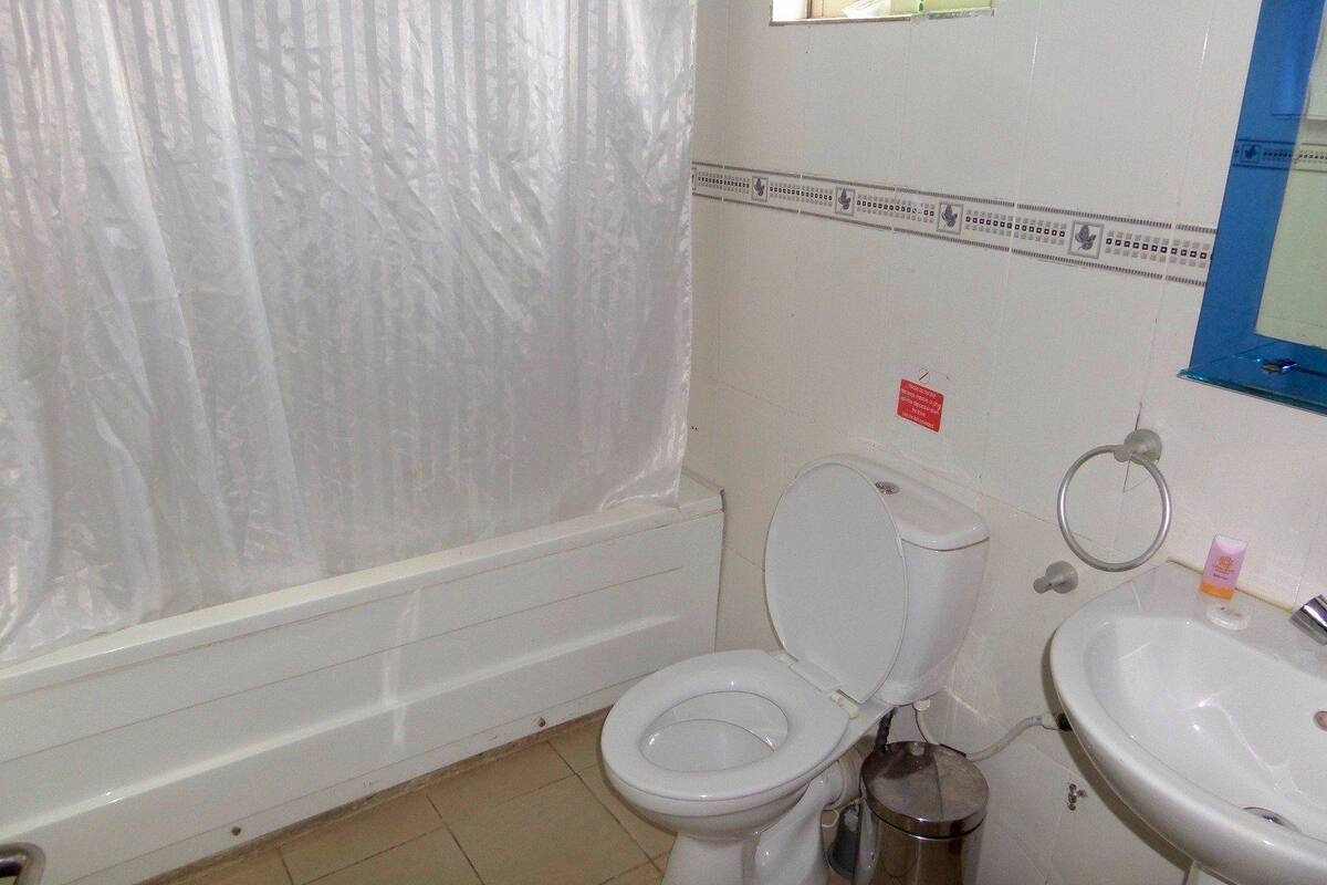 Executive Room, 1 Double Bed | Bathroom | Towels