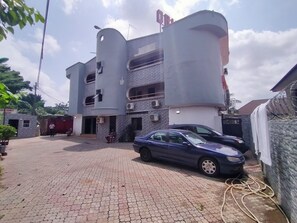 Free self parking - Orient Hotel & Plaza (Abuja)