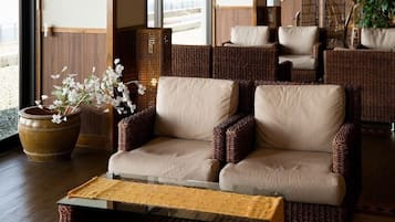 Sala de estar en el lobby