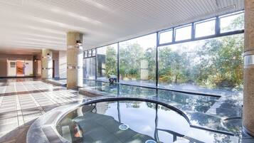 Bồn tắm spa trong nhà