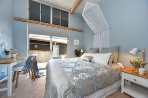 X Grey Warbler Room