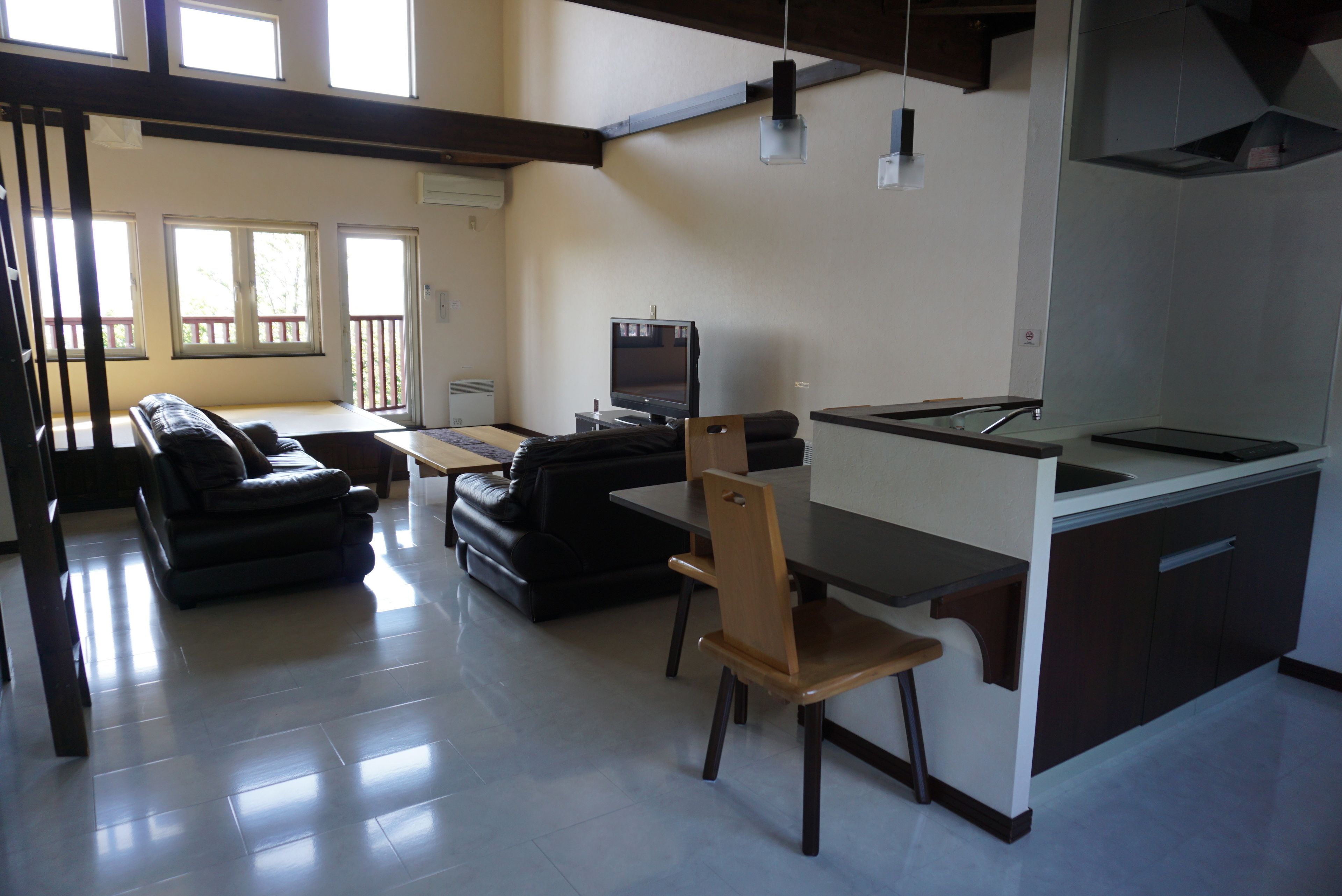 Appartement, 2 chambres | Coffres-forts dans les chambres, bureau, fer et planche à repasser