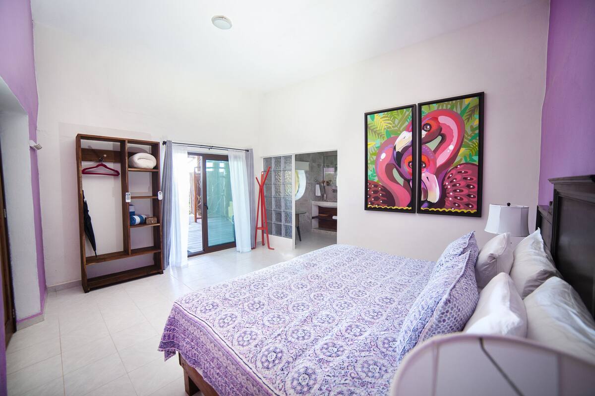 In-room safe, free WiFi, bed sheets