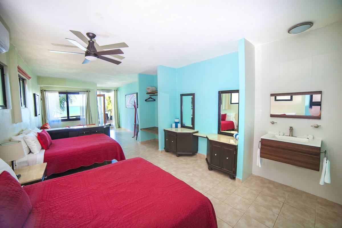 In-room safe, free WiFi, bed sheets