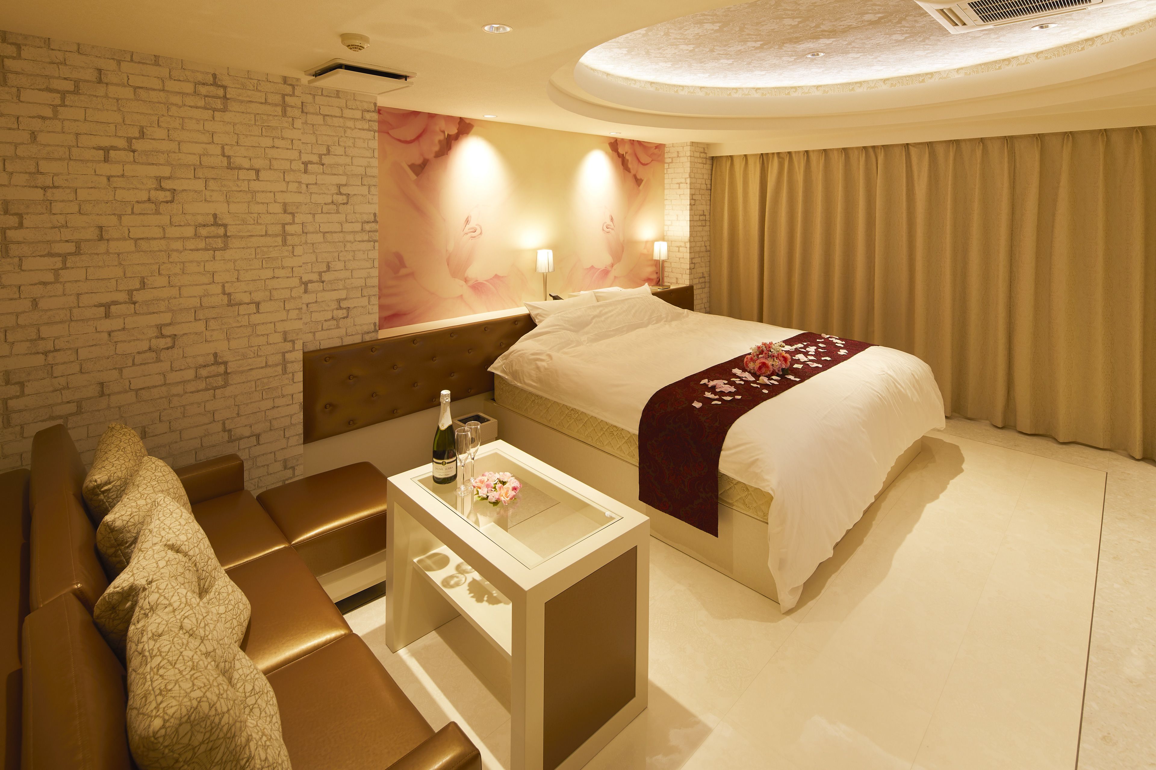 Double Room (Run of the House) | Desk, blackout drapes, soundproofing, free WiFi