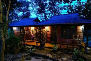 Family | 책상, 간이 침대, 무료 WiFi