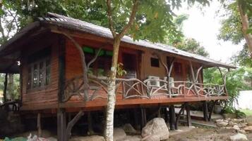 Family | Desk, rollaway beds (surcharge), WiFi (free)