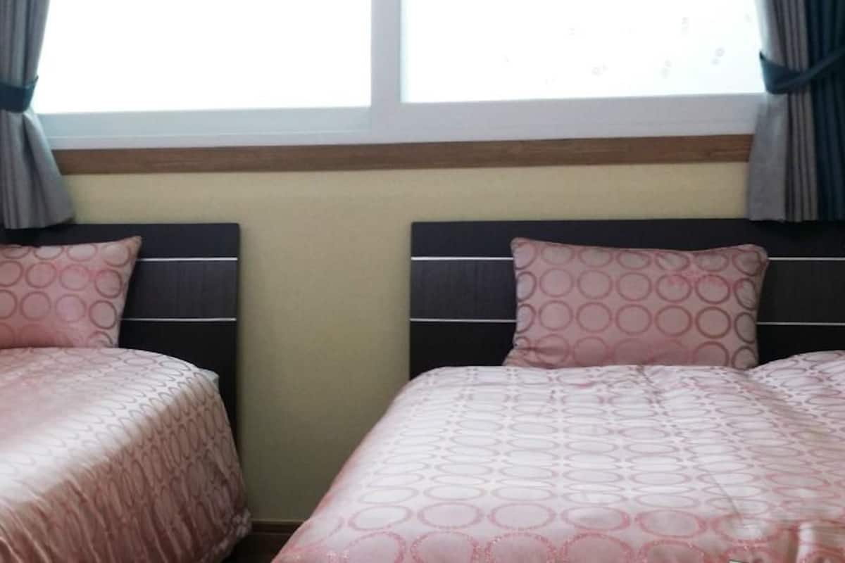 Habitación individual estándar | Ropa de cama de alta calidad y wifi gratis