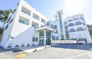 Interior entrance - Tongyeong Beach Castle Hotel (Tongyeong)